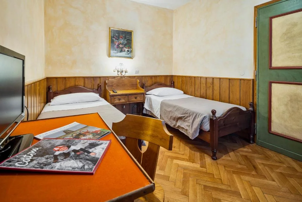 Camera Economy Doppia con Letti Singoli — Hotel Corona