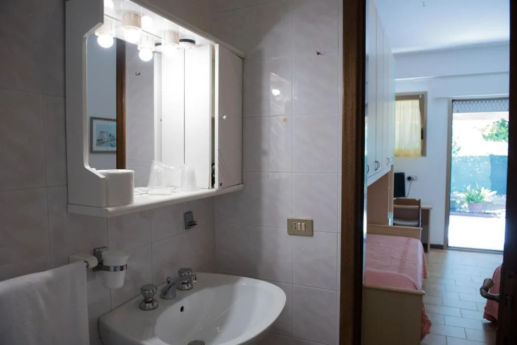 Camera Economy Doppia con Letti Singoli — Hotel Malibran