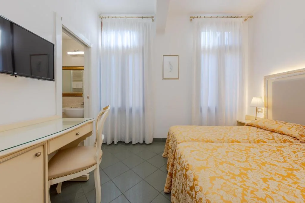 Camera Economy Doppia con Letti Singoli — Hotel Marte
