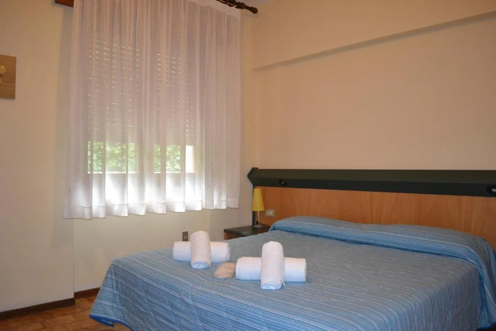 Camera Economy Doppia con Letti Singoli — Hotel Smeraldo