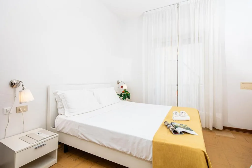 Camera Economy Matrimoniale/Doppia con Letti Singoli — Hotel Astor