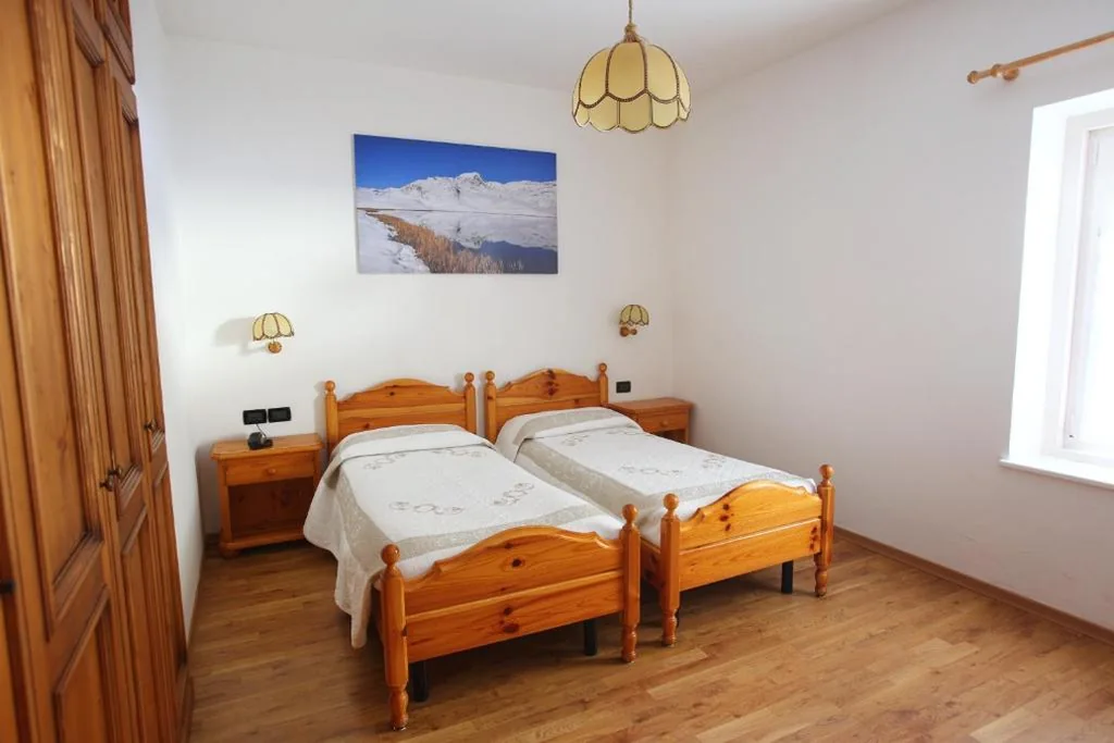 Economy Double or Twin Room - Annex — Hotel Des Alpes