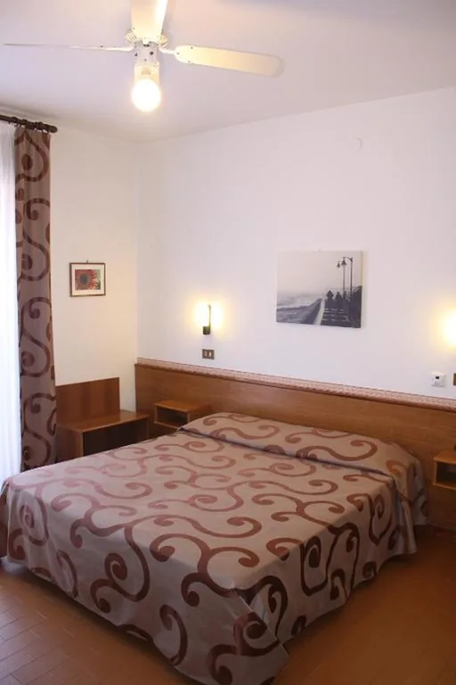 Economy Double or Twin Room — Hotel Helga