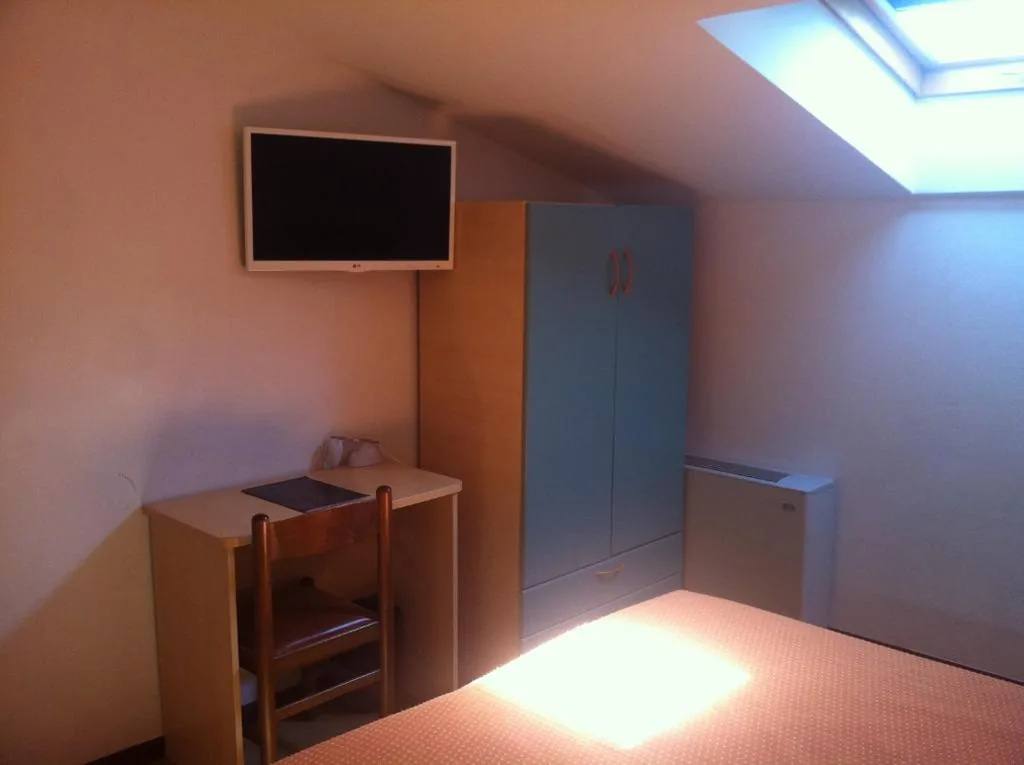 Economy Double or Twin Room - Attic — Hotel San Benedetto