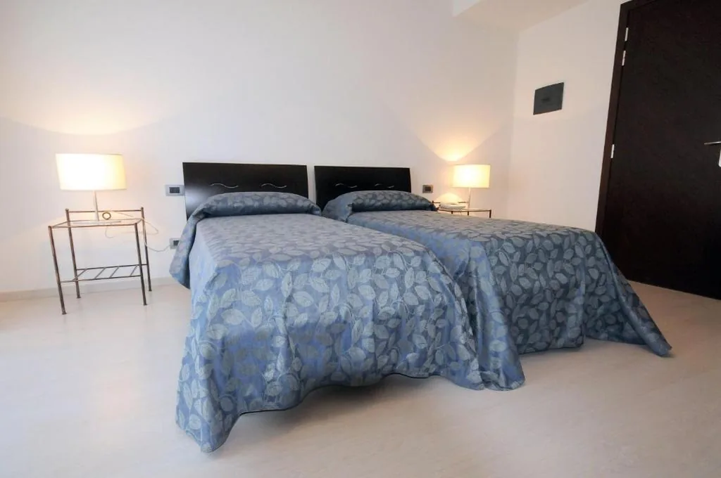 Camera Economy Matrimoniale/Doppia con Letti Singoli — Hotel Sorriso