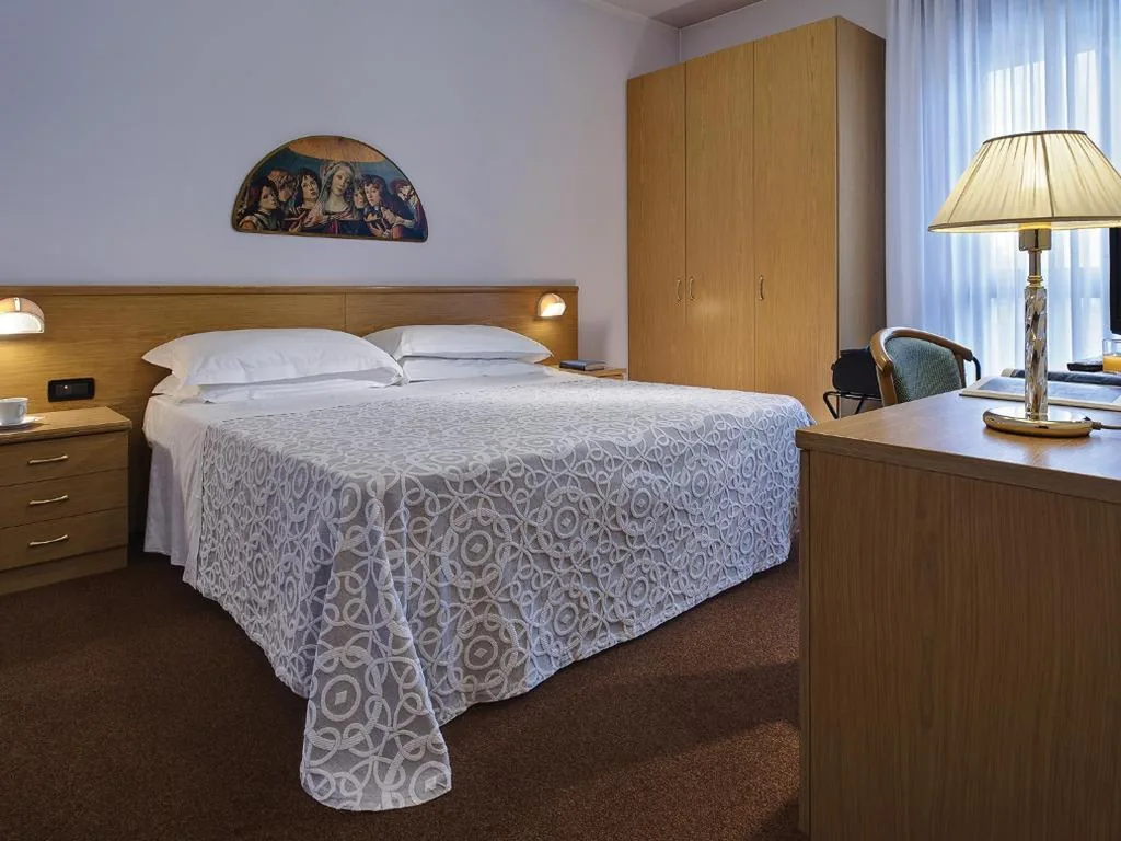 Camera Economy Matrimoniale/Doppia con Letti Singoli — Hotel Terme Marco Polo