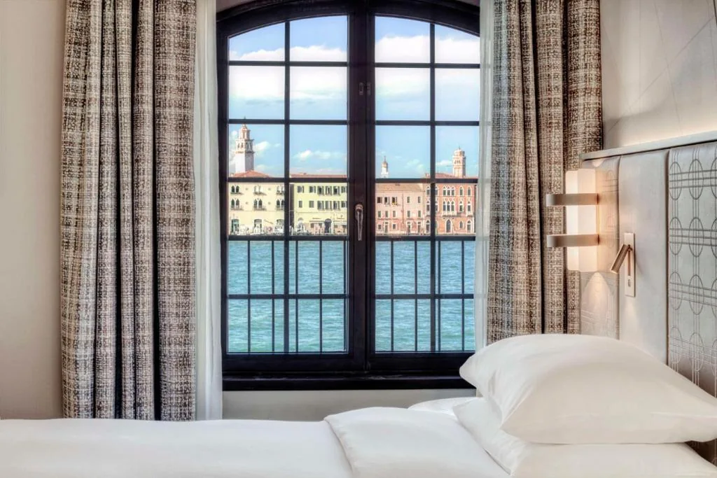Camera Executive Doppia con Letti Singoli con Vista Città — Hilton Molino Stucky Venice