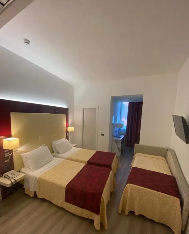 Family Room (2 Adults + 1 Child) — Green Park Hotel