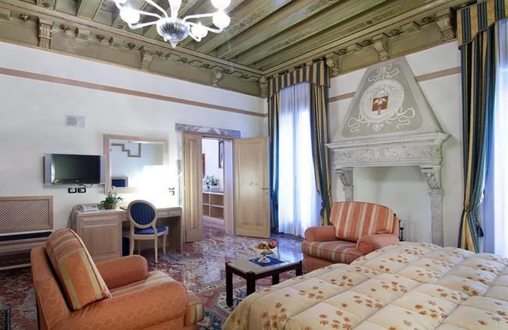 Camera Familiare (2 Adulti + 2 Bambini) — Foscari Palace