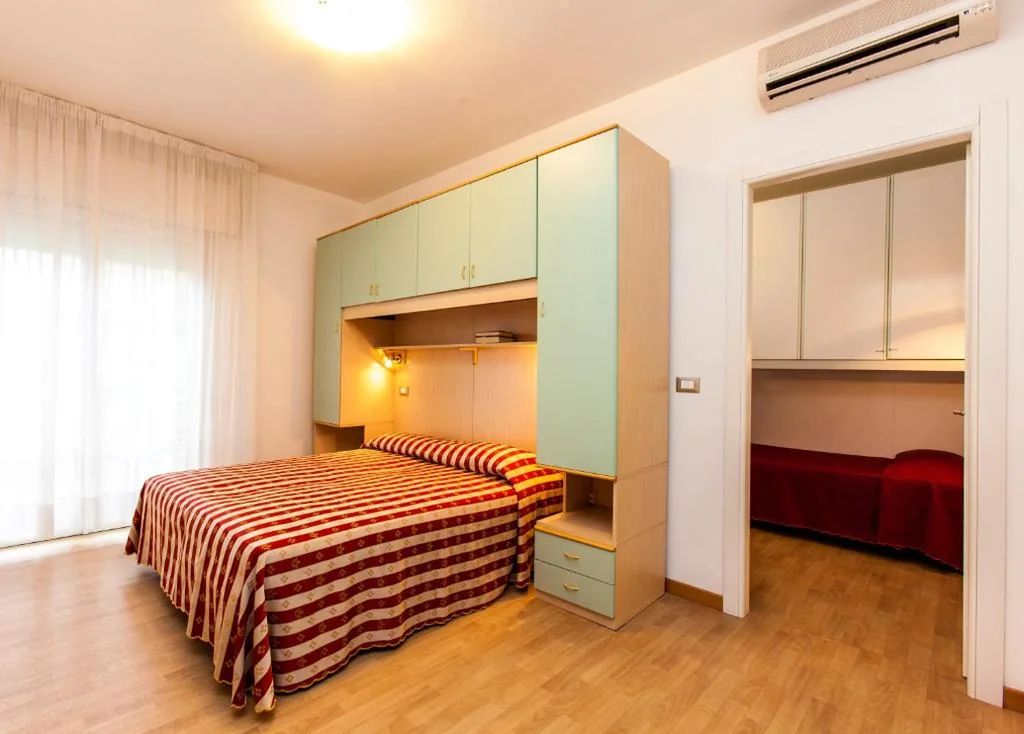 Camera Familiare (2 Adulti + 2 Bambini) — Hotel Arizona