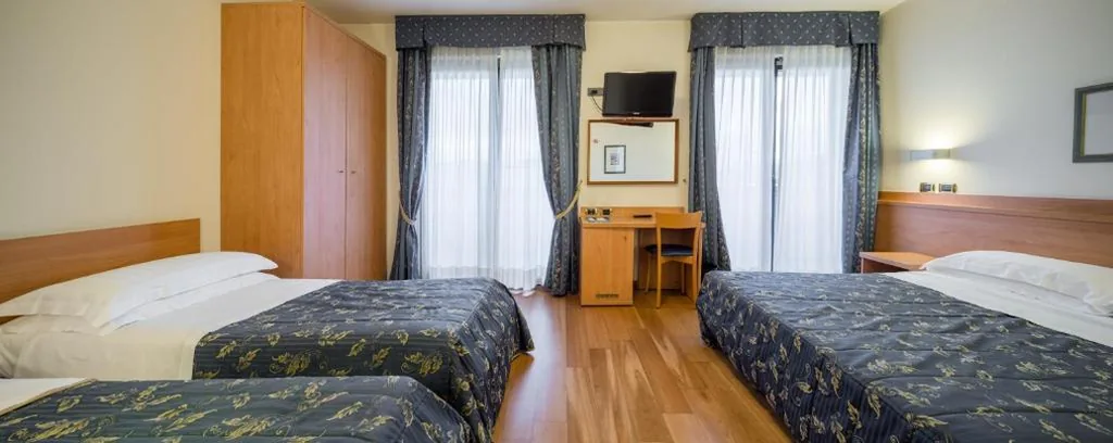 Family Room (2 Adults + 2 Children) — Hotel Brandoli