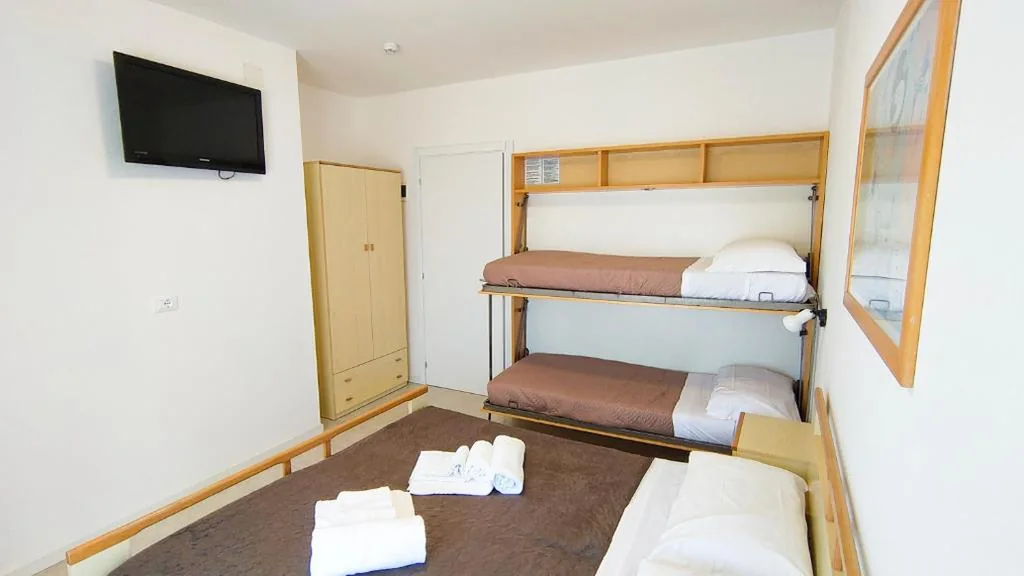 Family Room (2 Adults + 2 Children) — Hotel Esperia