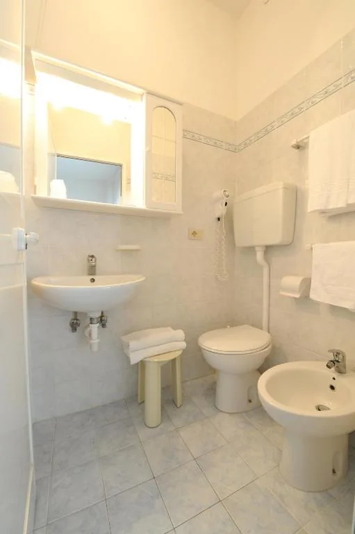 Camera Familiare (2 Adulti + 2 Bambini) — Hotel Savoia