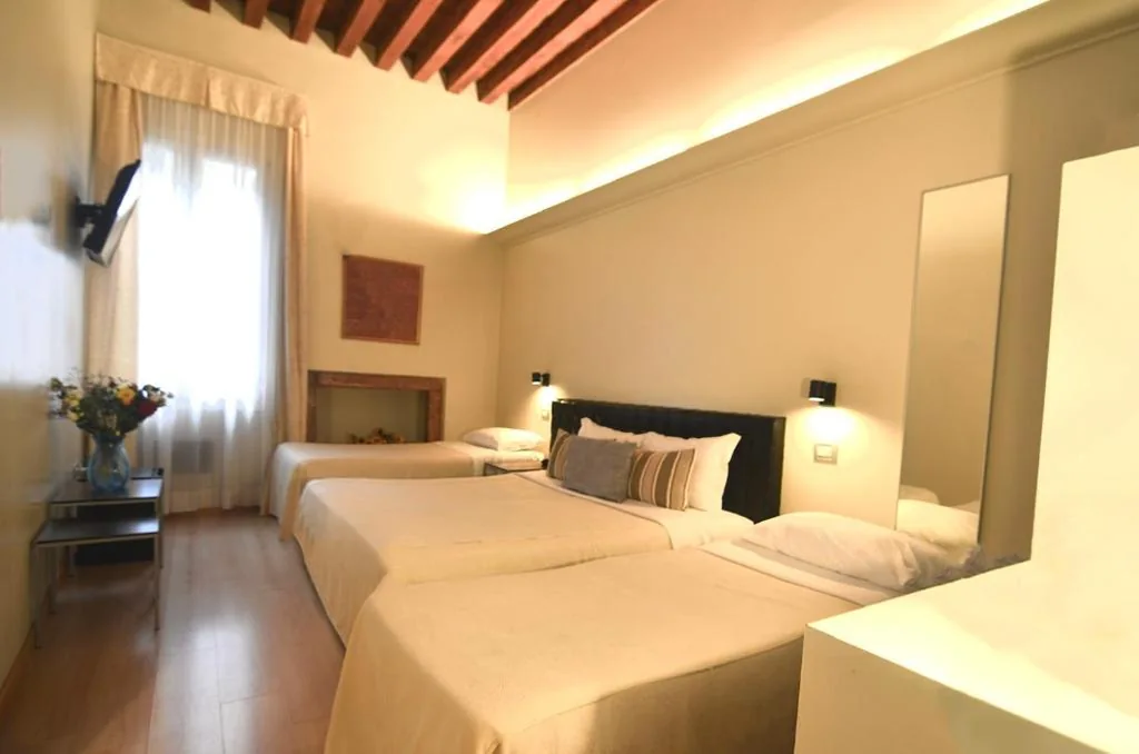 Camera Familiare — Albergo al Tiepolo