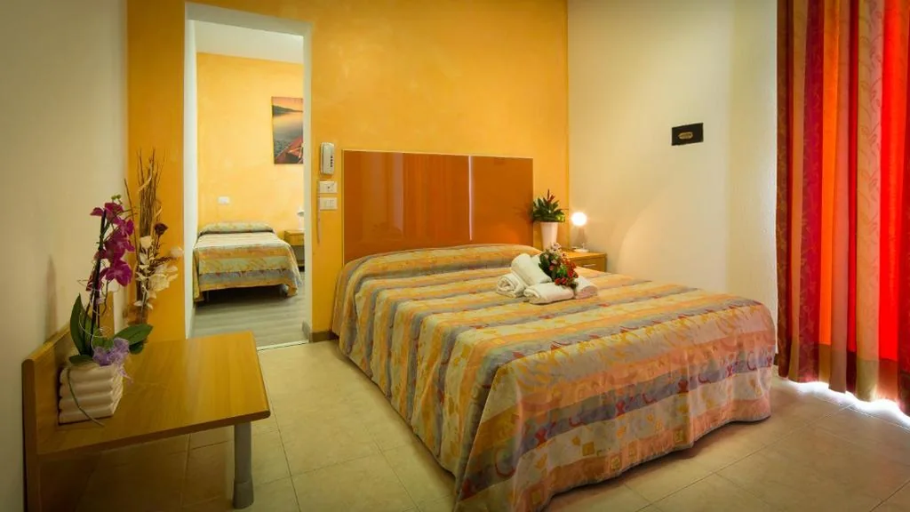 Comfort Family Room with Balcony (2 Adults + 2 Children) — Hotel Venezia
