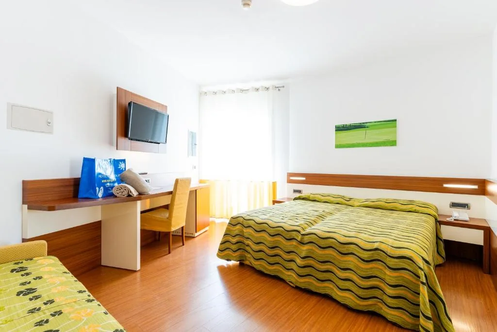 Camera Familiare con 1 Letto Supplementare (2 Adulti + 1 Bambino) — Hotel Maregolf