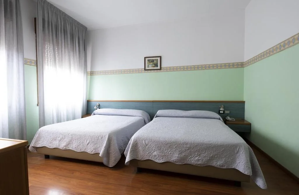 Camera Familiare con 2 Letti Queen Size — Hotel Vienna