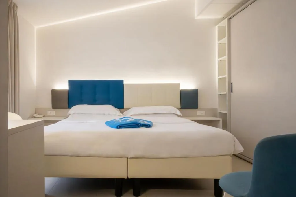 Camera Familiare con Bagno — Hotel Savoy