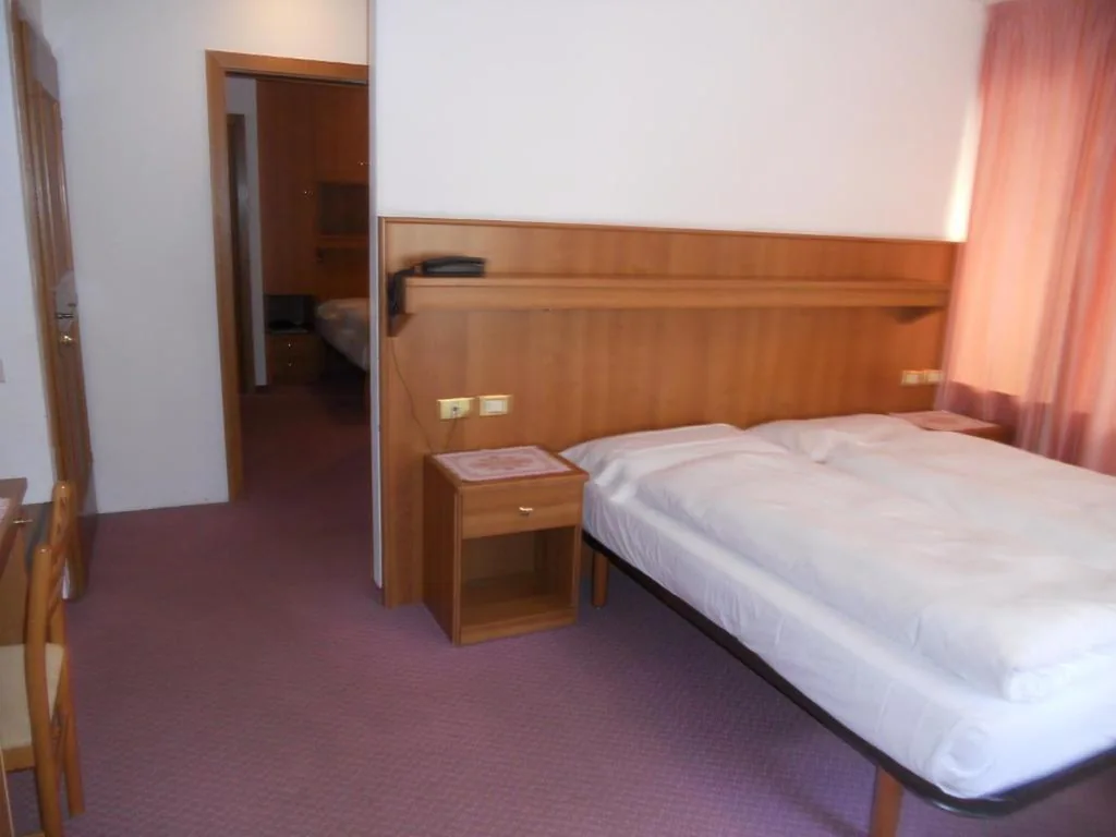 Family Room with Shared Bathroom — Albergo Alpino