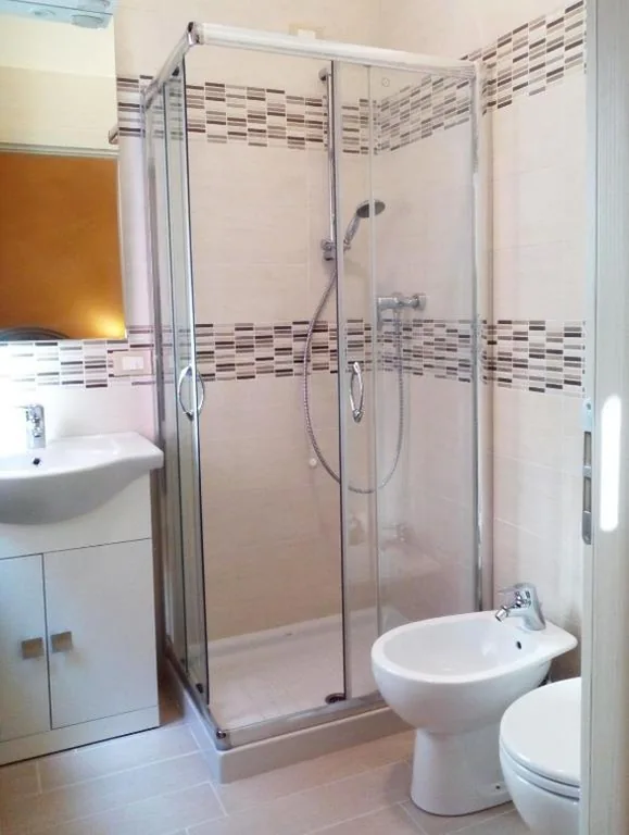 Camera Familiare con Bagno Privato — B&B Anna Fiera