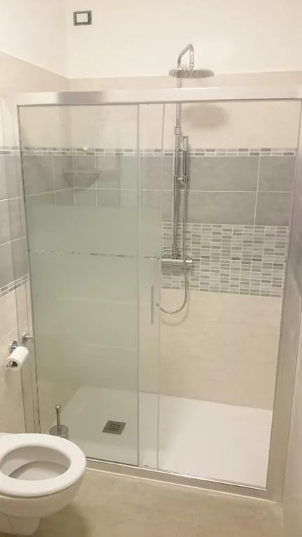 Camera Familiare con Bagno Privato — B&B Happy Guest