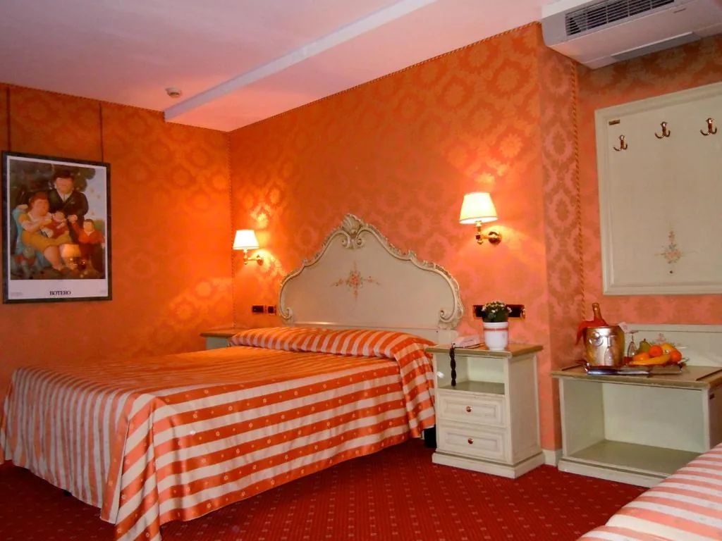 Family Room with Private Bathroom — Hotel Lux