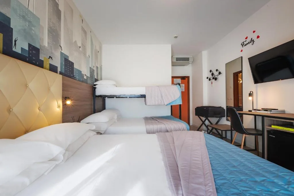 Family Room with Private Bathroom — Hotel Picobello Pineta
