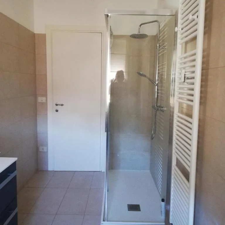 Camera Familiare con Bagno Privato — Locazione Lilibet
