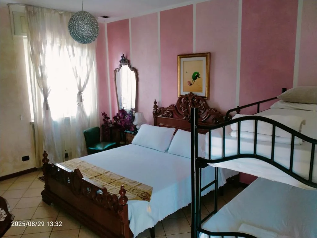 Family Room with Balcony — B&B Gardasee
