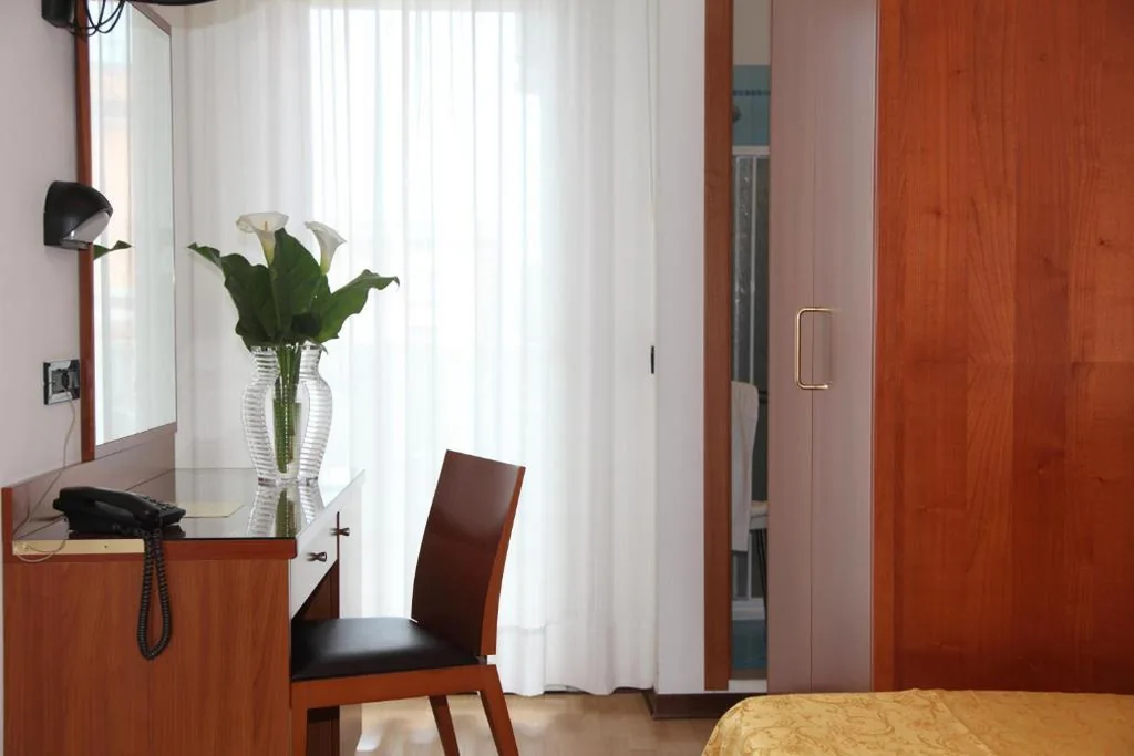 Family Room with Balcony — Hotel Gran Venere Beach 3s