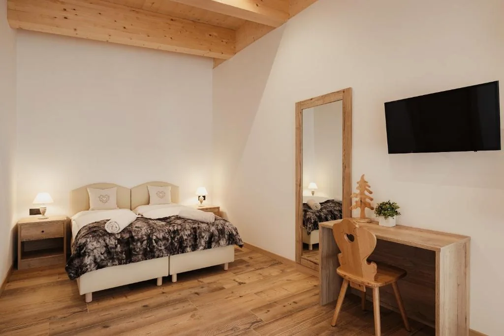 Camera Familiare con Balcone — Hotel Monte Cherz
