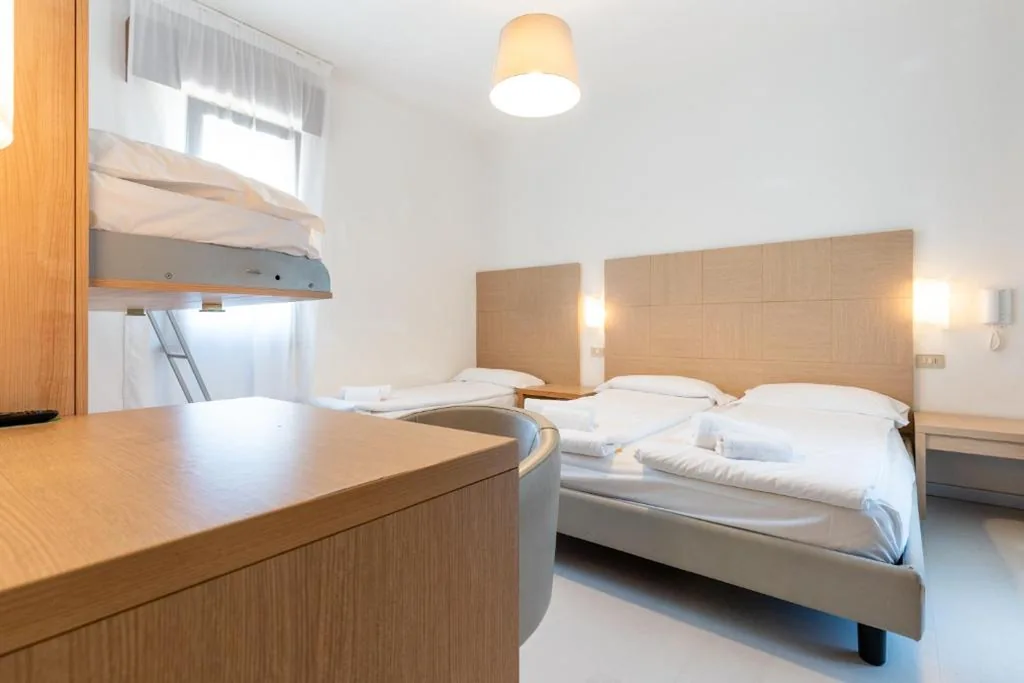 Camera Familiare con Balcone — Hotel Regina