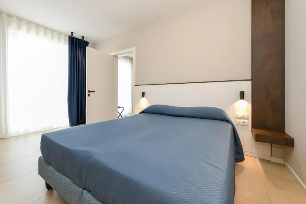 Camera Familiare con Balcone — Petit Hotel