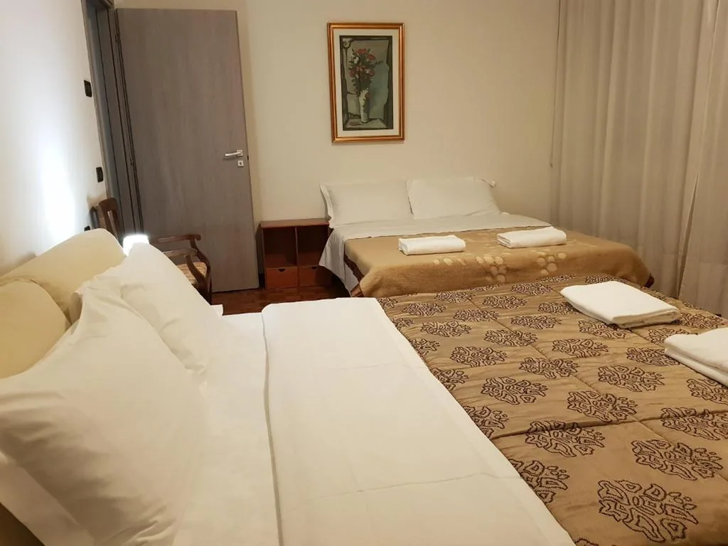 Camera Familiare con Balcone — Rosa Garden B&B