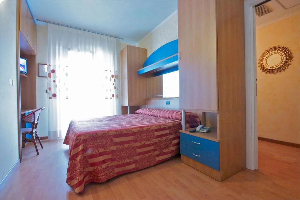 Camera Familiare con Terrazza — Hotel Toledo