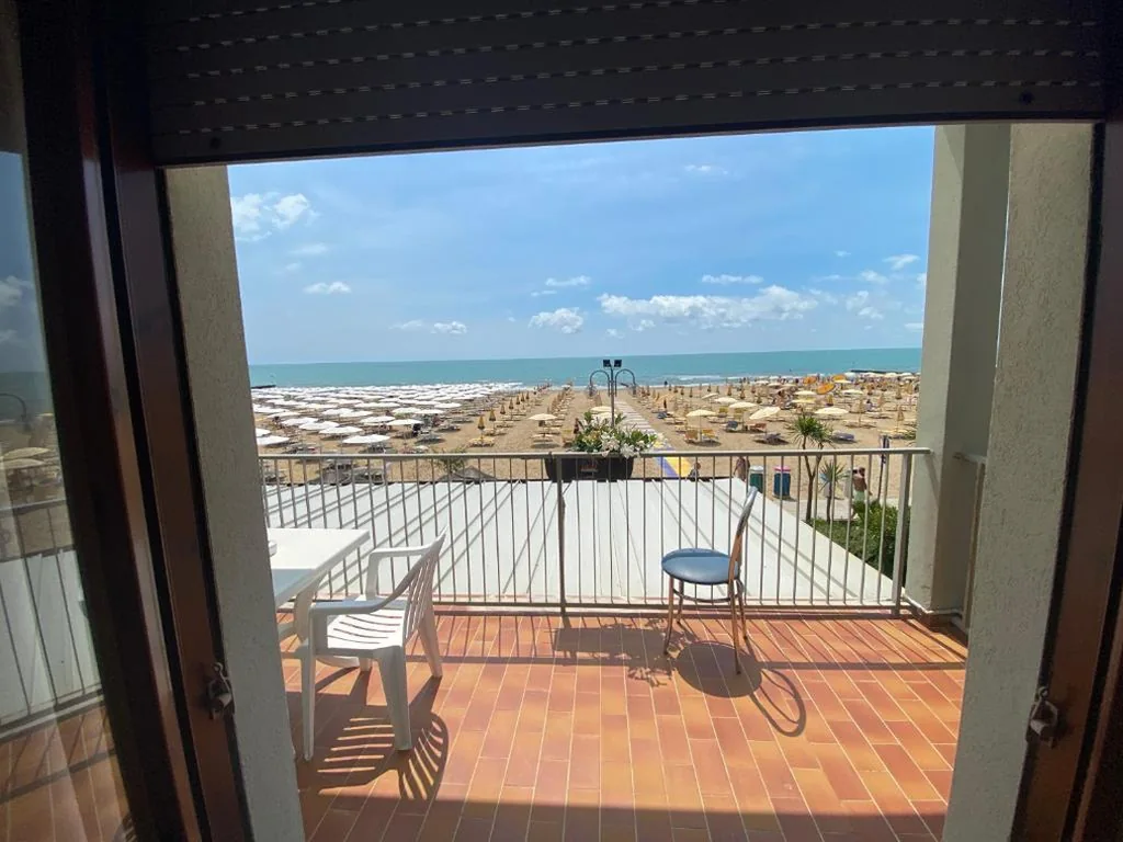 Camera Familiare con Terrazza — Hotel Villa Garda