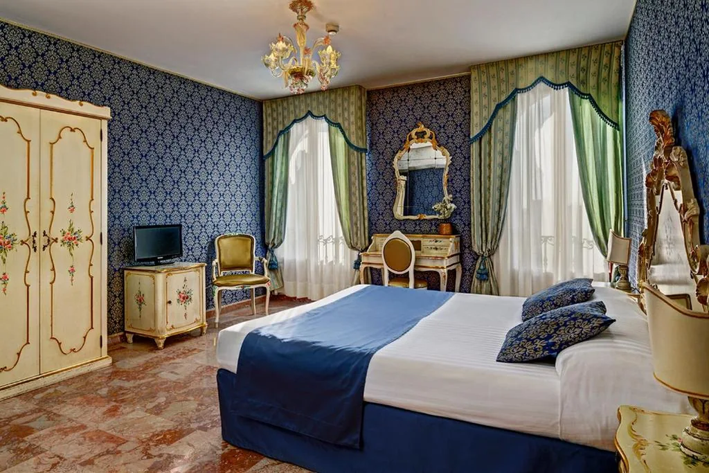 Camera Familiare con Vista Canale — Hotel Tre Archi