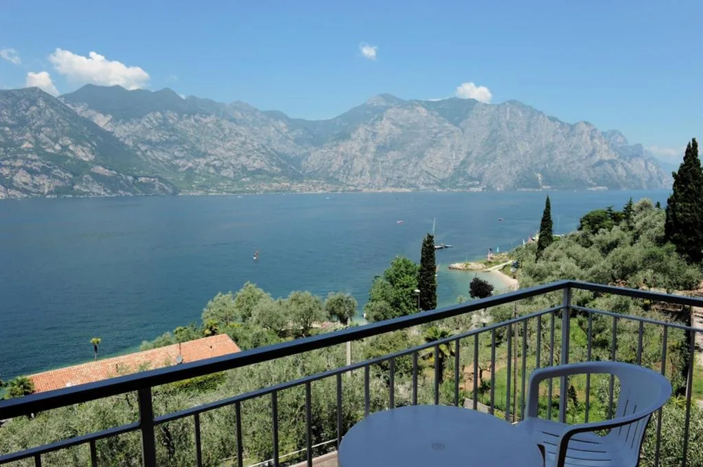 Family Room with Lake View — Hotel Da Tino