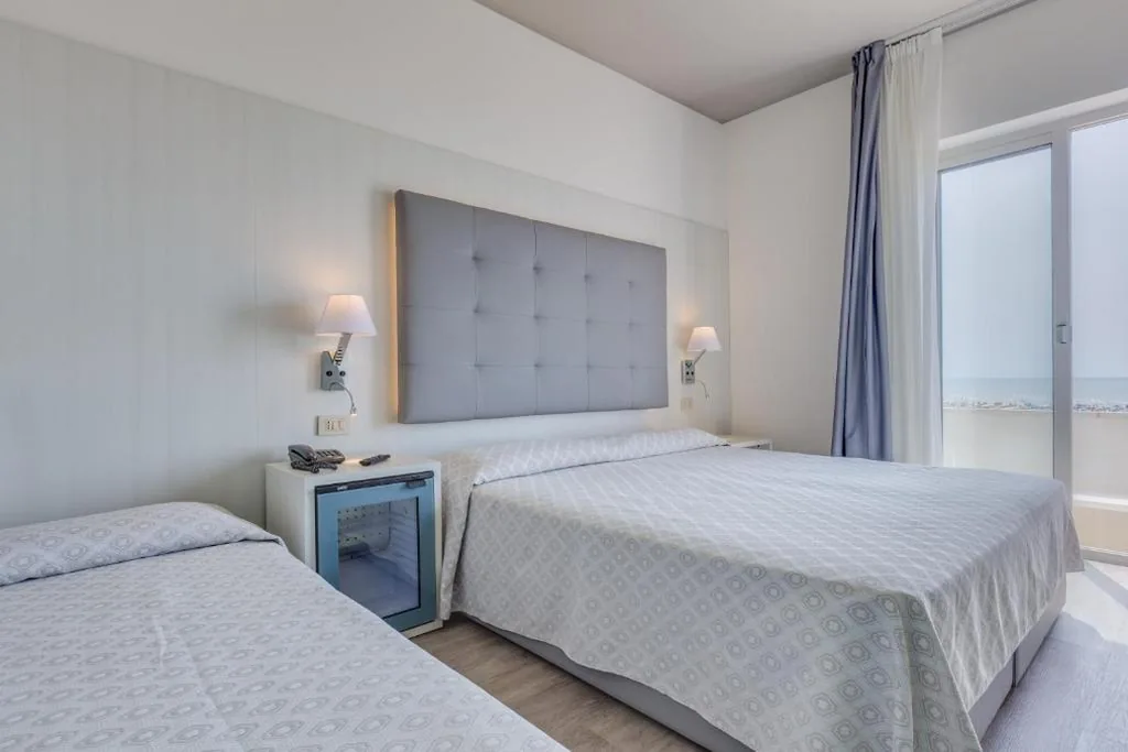 Camera Familiare con Vista Mare (2 Adulti + 1 Bambino) — Hotel Austria