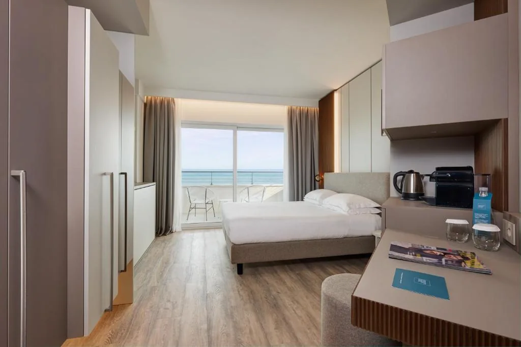 Camera Familiare con Vista Mare (2 Adulti + 2 Bambini) — Adriatic Palace Hotel