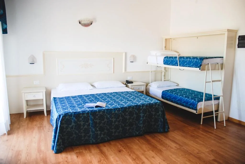 Camera Familiare con Vista Mare — Hotel Principe