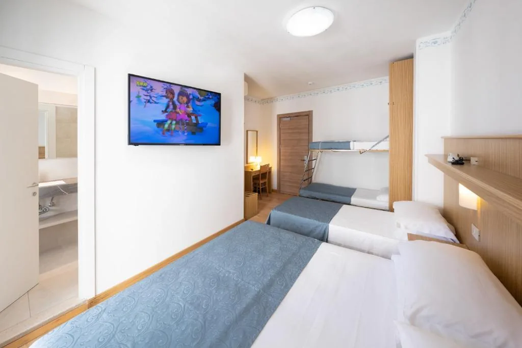Camera Familiare con Vista Mare Laterale — Hotel Laurin