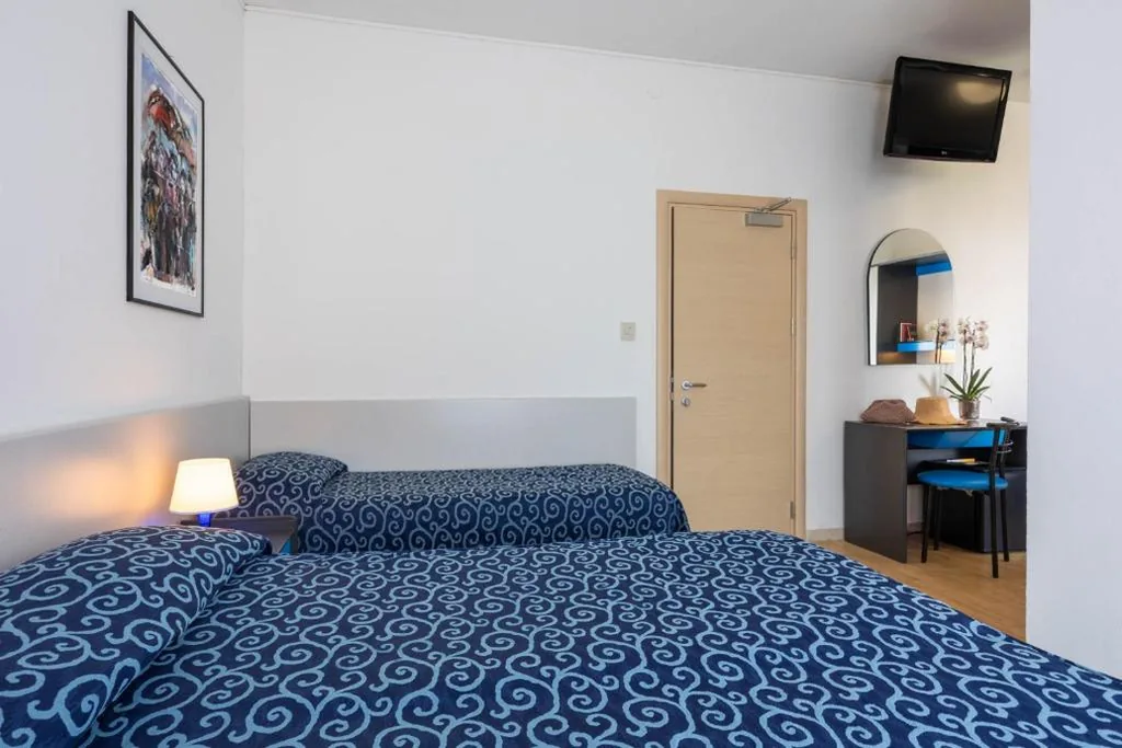 Deluxe Family Room — Hotel Altea