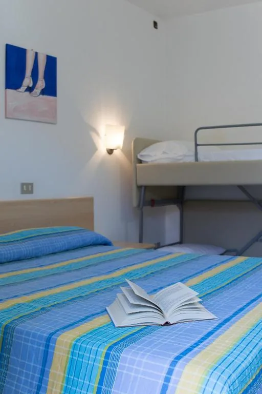 Camera Familiare Economy (2 Adulti + 2 Bambini) — Hotel Elvia