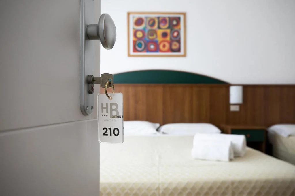 Camera Familiare Economy — Hotel Boston 3 Stelle Superior Frontemare