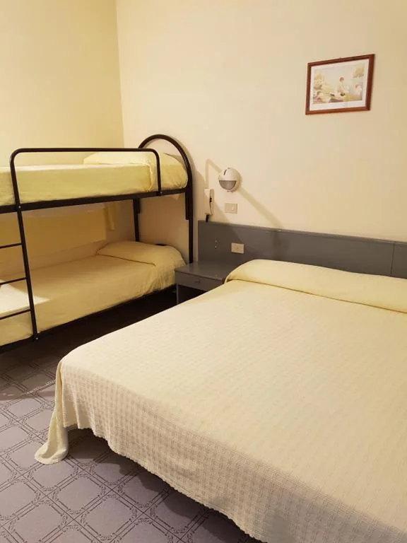 Family Room — Hotel Casa Mia