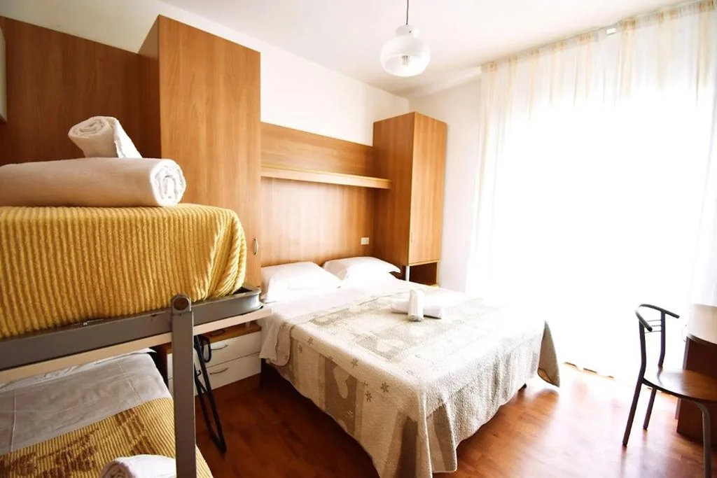 Family Room — Hotel Galles