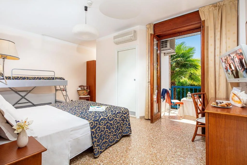 Family Room — Hotel Horizonte