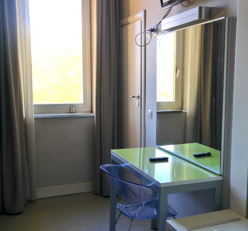 Family Room — Hotel Mondial