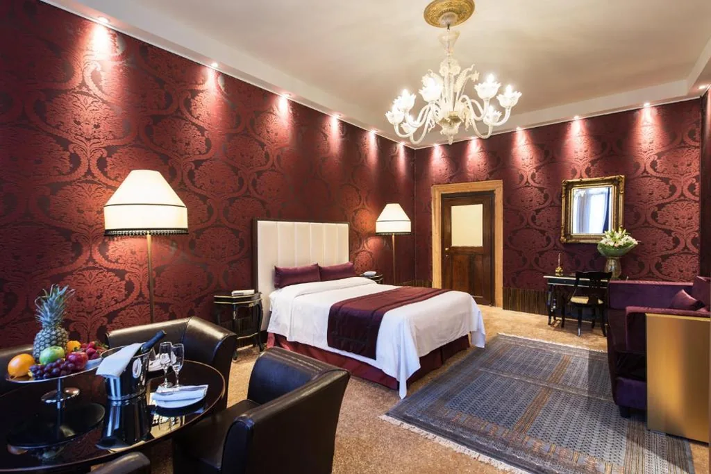 Family Room — Locanda Leon Bianco on the Grand Canal